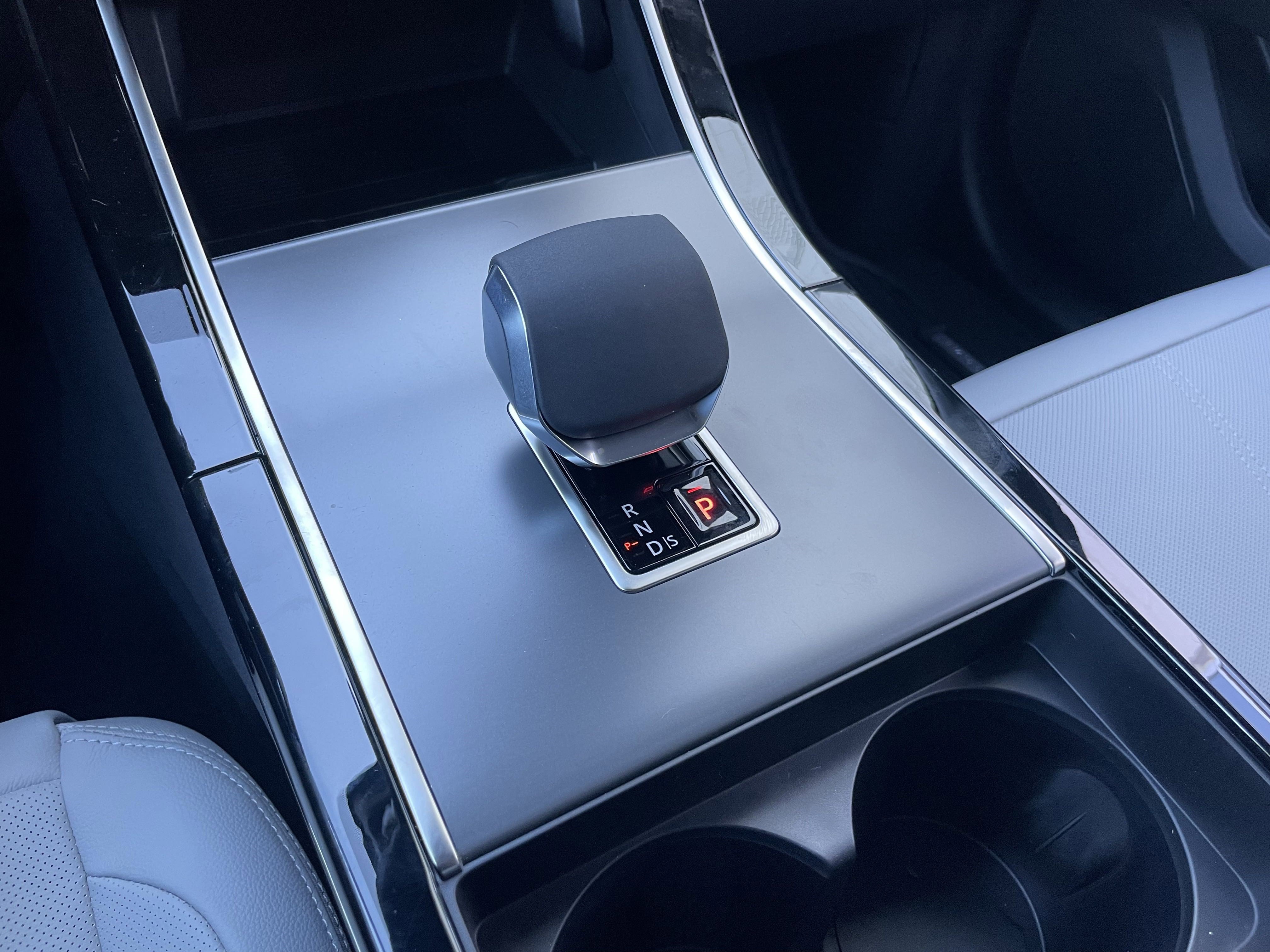 New 2026 Land Rover Range Rover Velar Dynamic SE image 20
