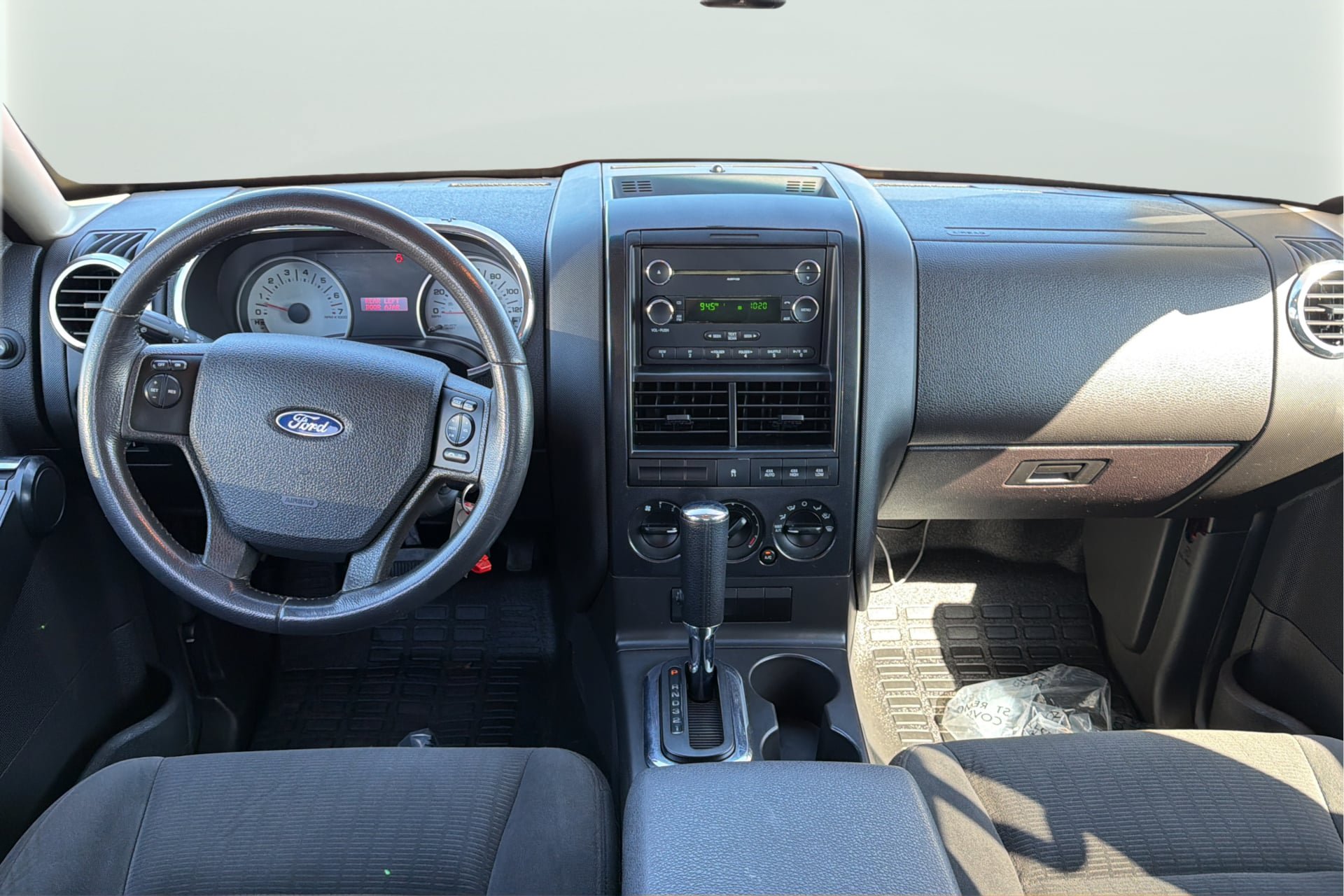 Used 2010 Ford Explorer Sport Trac XLT AWD/4WD image 27