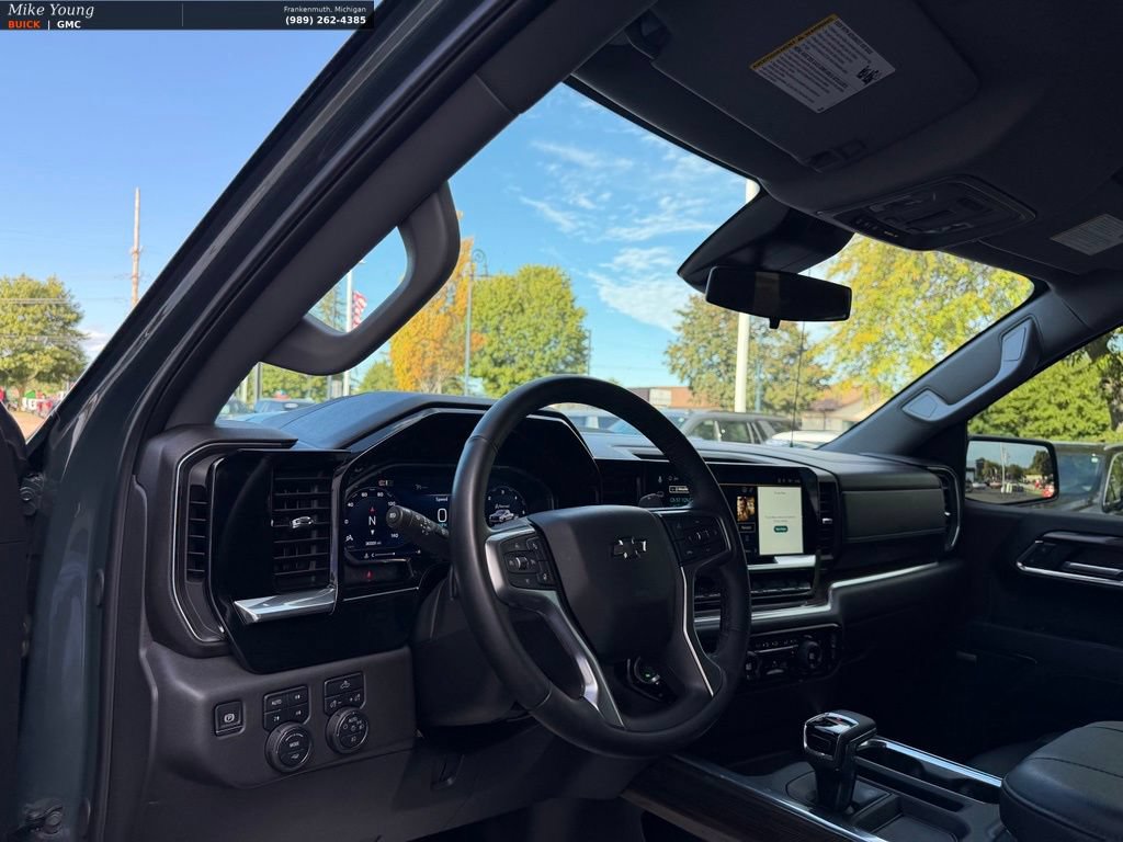 Used 2025 Chevrolet Silverado 1500 LT Trail Boss w/ Convenience Package II AWD/4WD image 13