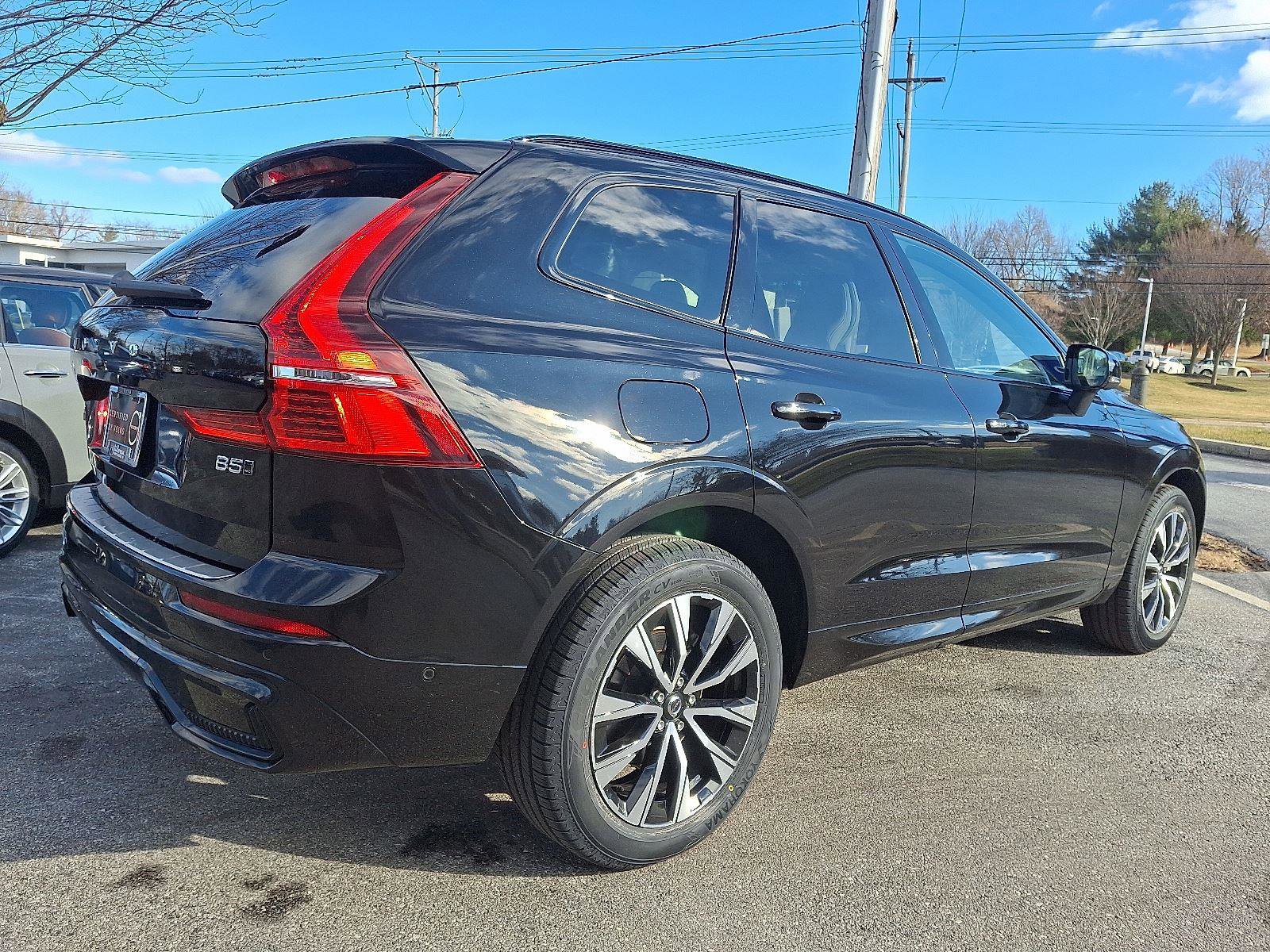 Certified 2024 Volvo XC60 B5 Plus w/ Protection Package Premier AWD/4WD image 6