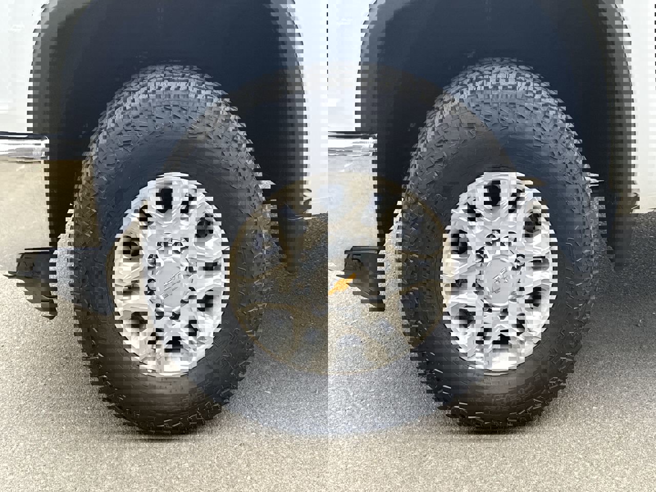Used 2023 Chevrolet Silverado 2500 LTZ w/ LTZ Convenience Package image 32