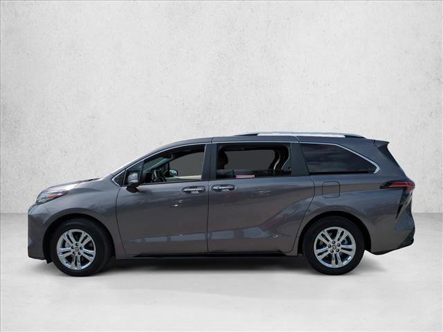 Used 2024 Toyota Sienna Platinum AWD/4WD image 9