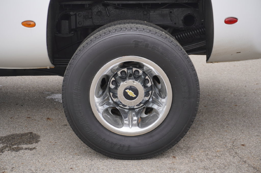 Used 2011 Chevrolet Silverado 3500 LTZ w/ LTZ Plus Package AWD/4WD image 11