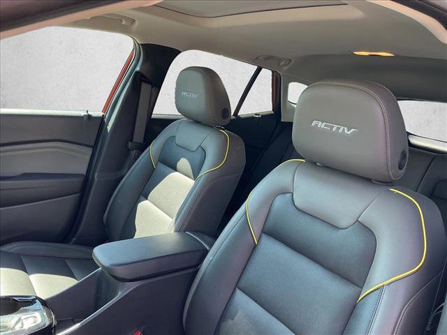 Used 2024 Chevrolet Trax ACTIV w/ Sunroof Package FWD image 12