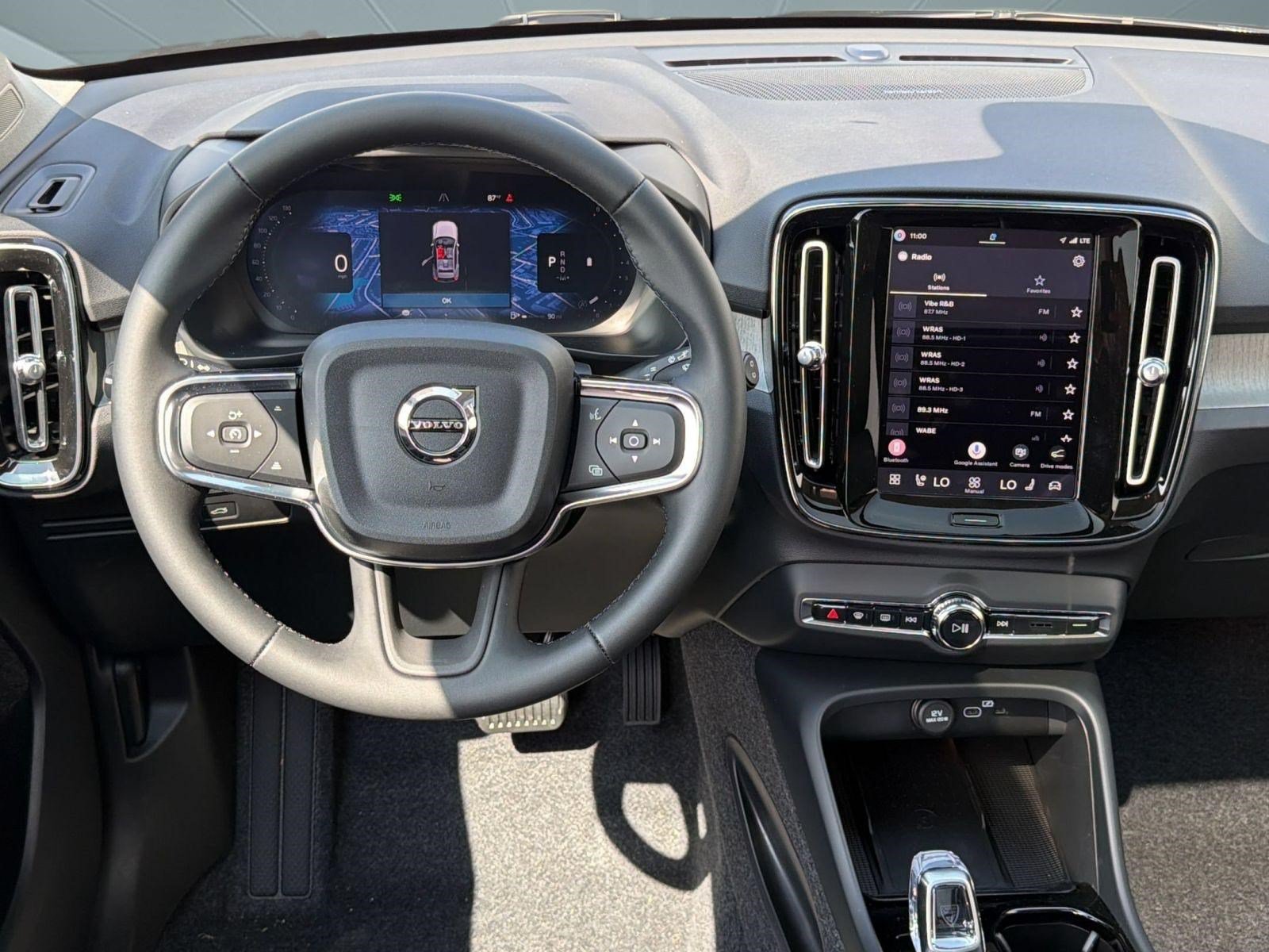 New 2026 Volvo XC40 B5 Plus w/ Climate Package AWD/4WD image 28