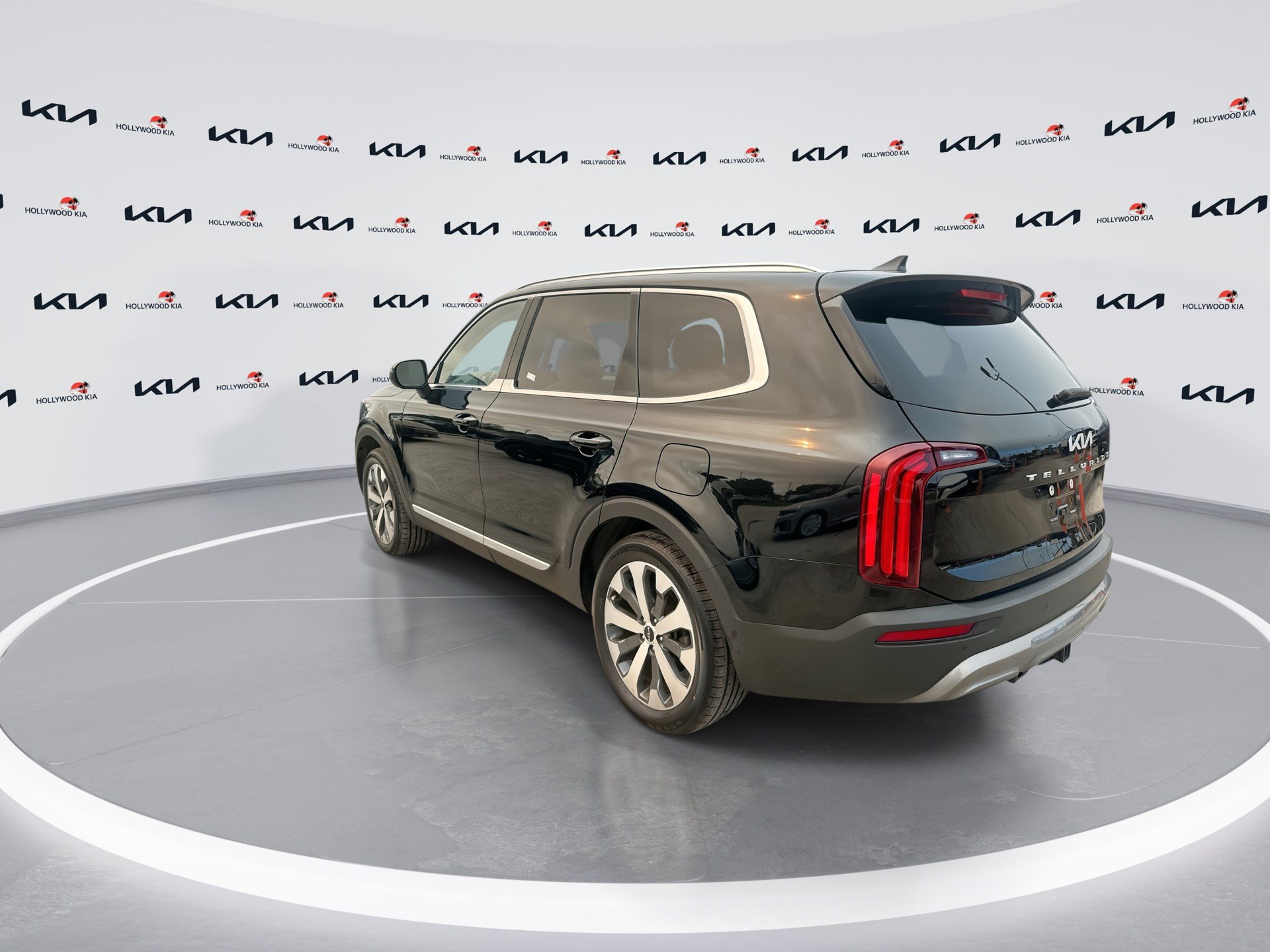Certified 2022 Kia Telluride EX w/ EX Premium Package FWD image 6
