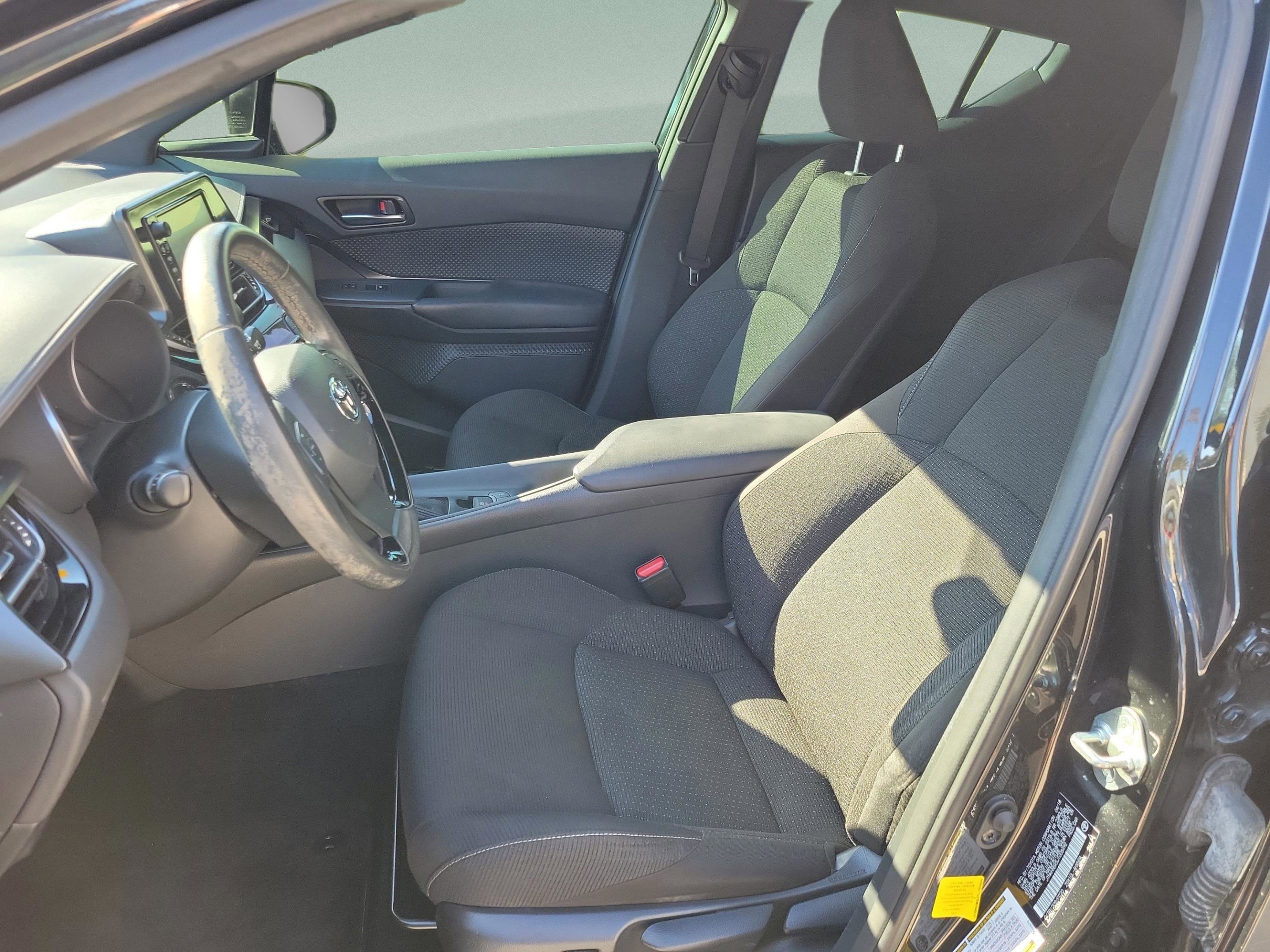 Used 2018 Toyota C-HR XLE FWD image 26