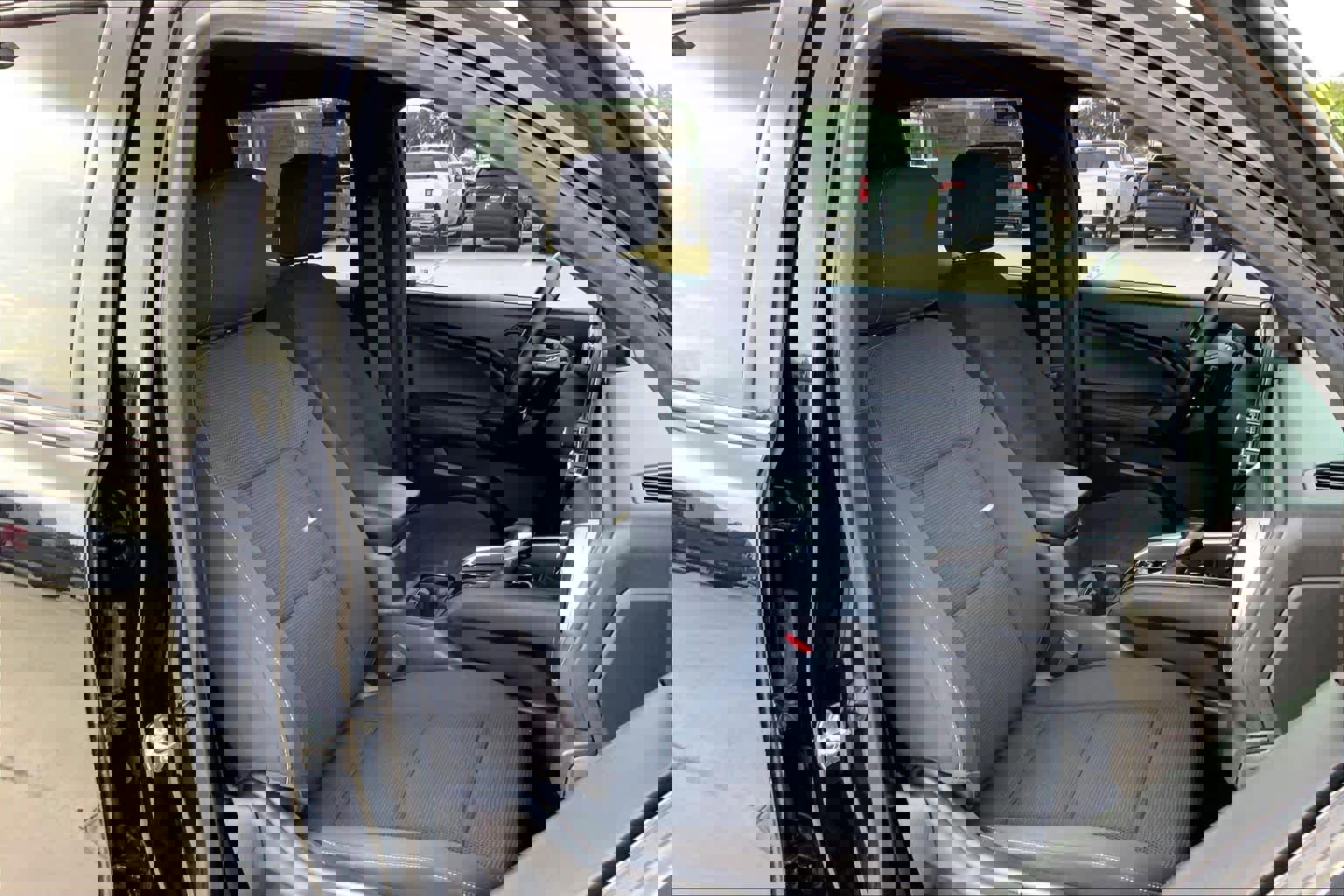 Used 2024 Chevrolet Colorado LT w/ LT Convenience Package image 9