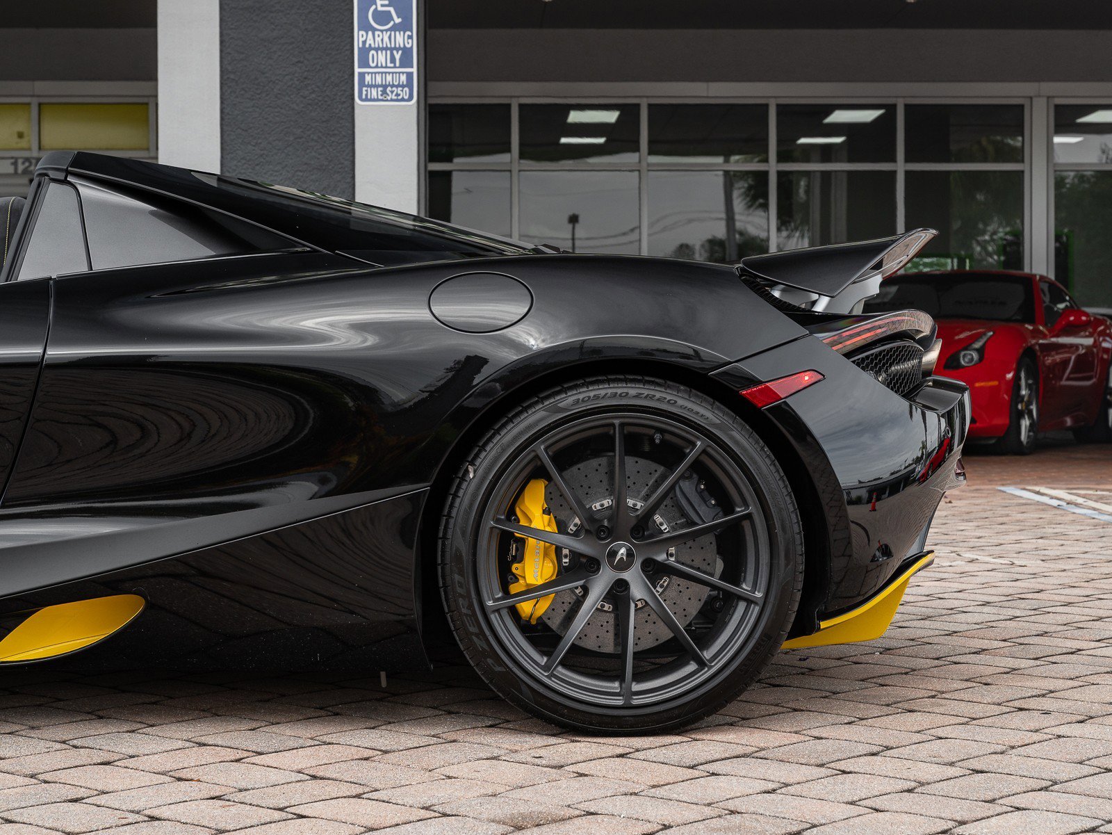 Used 2022 McLaren 720S Spider image 11