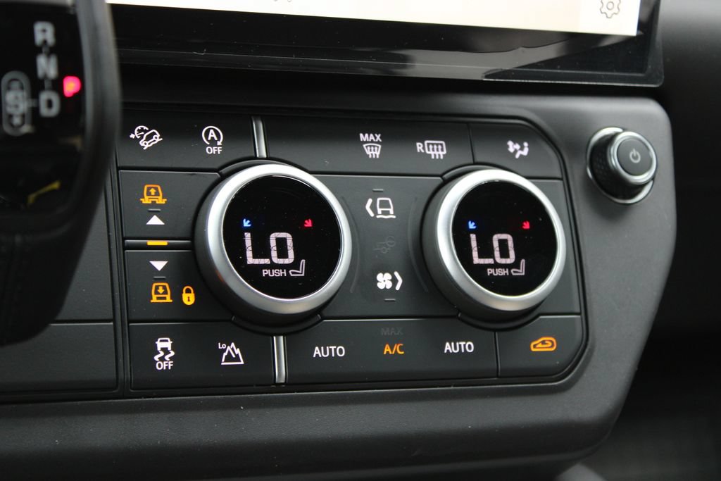 New 2026 Land Rover Defender 110 S AWD/4WD image 13
