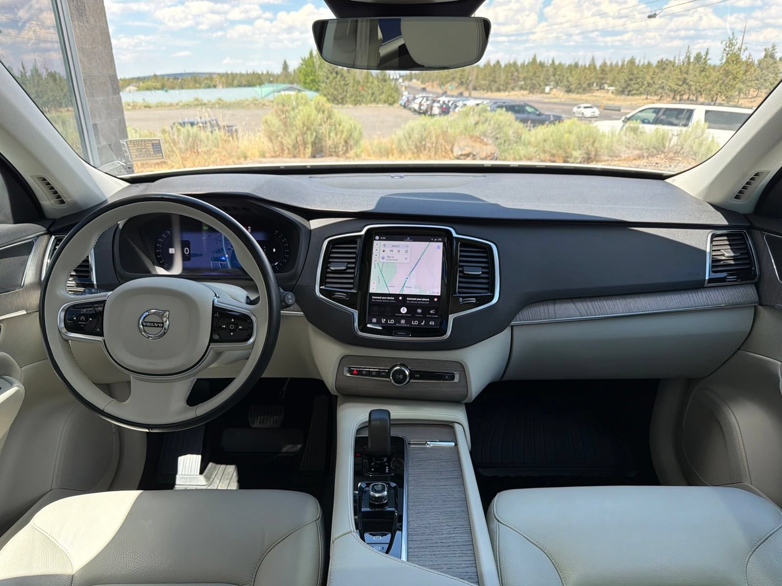 Used 2023 Volvo XC90 B6 Plus AWD/4WD image 10