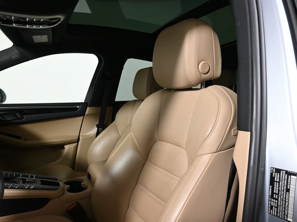 Used 2021 Porsche Macan S AWD/4WD image 6