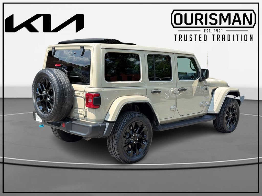 Used 2022 Jeep Wrangler Unlimited Sahara AWD/4WD image 4