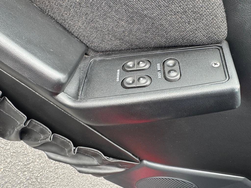 Used 1990 Ford Mustang LX RWD image 39