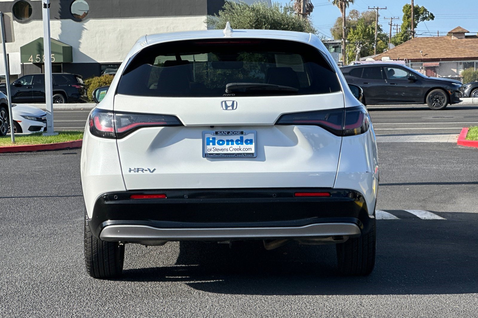 Used 2023 Honda HR-V EX-L image 10