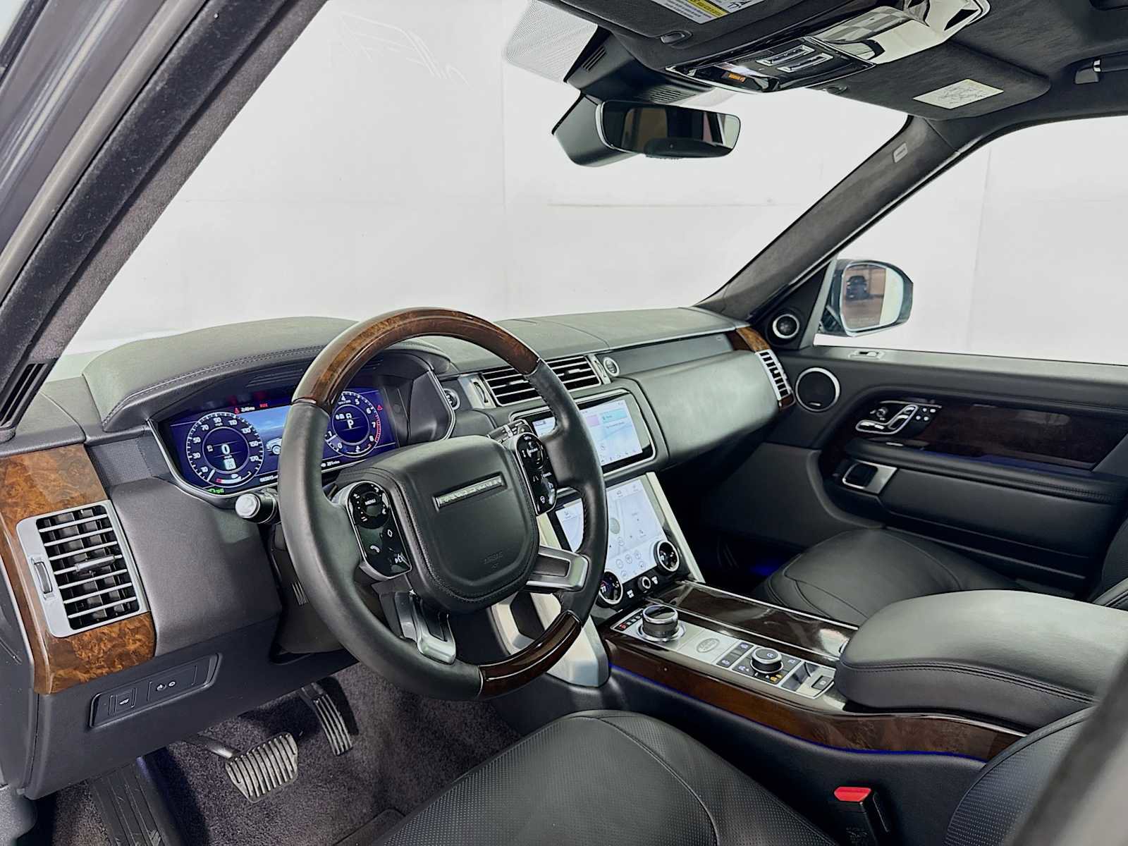 Used 2019 Land Rover Range Rover Supercharged AWD/4WD image 9