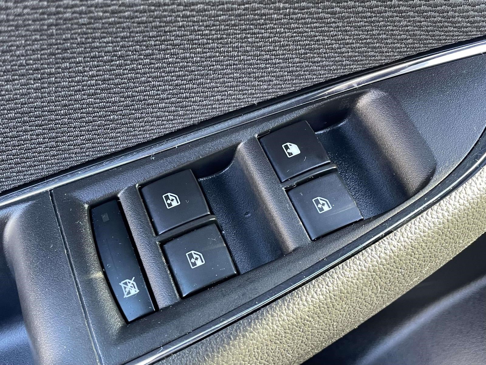 Used 2018 Chevrolet Cruze LT w/ Sun And Sound Package image 20