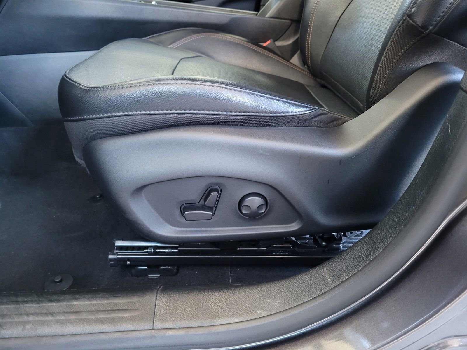 Used 2023 Jeep Compass Limited image 14