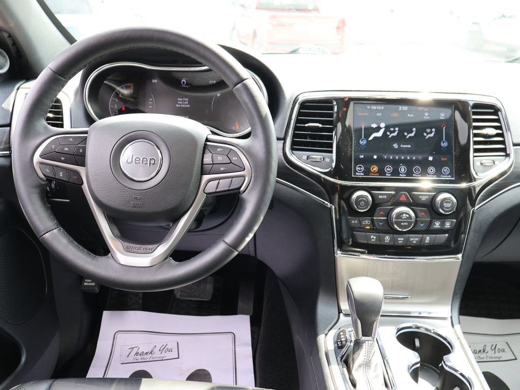 Used 2022 Jeep Grand Cherokee Limited w/ Tech Group AWD/4WD image 18
