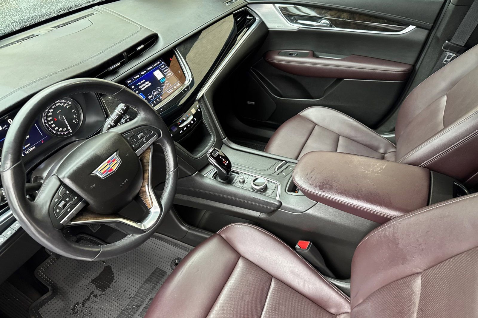 Used 2023 Cadillac XT6 Premium Luxury w/ Technology Package AWD/4WD image 10