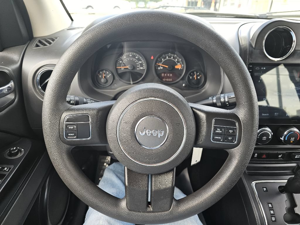 Used 2015 Jeep Compass Sport w/ Power Value Group AWD/4WD image 32