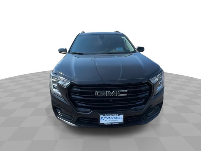 Used 2023 GMC Terrain SLT w/ Infotainment Package II AWD/4WD image 3