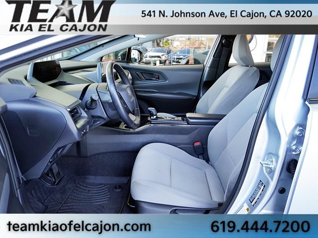 Used 2025 Toyota Prius LE FWD image 16