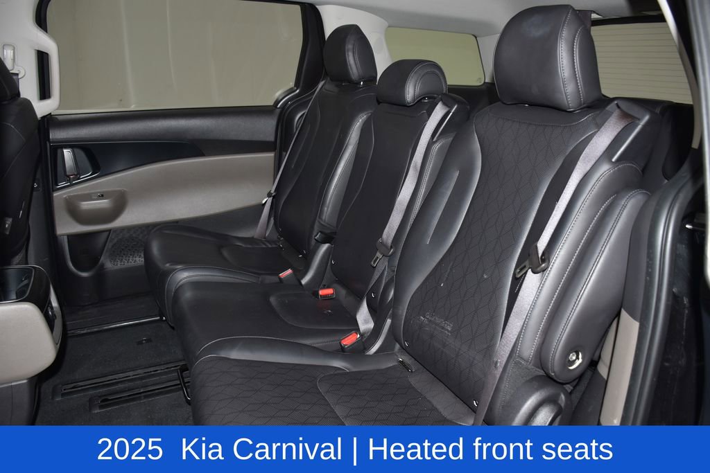 Used 2025 Kia Carnival FWD image 25