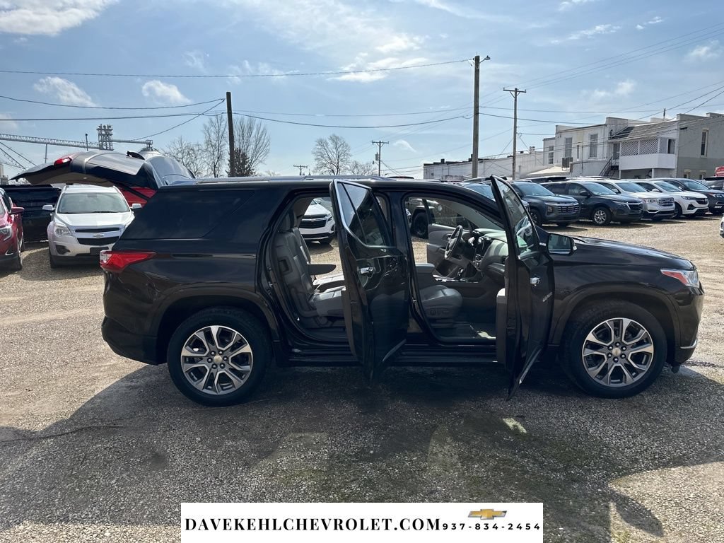 Used 2021 Chevrolet Traverse Premier AWD/4WD image 35