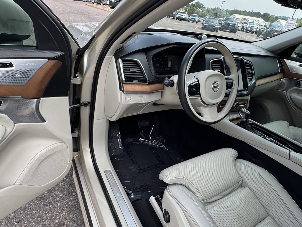 Used 2016 Volvo XC90 T6 Inscription w/ Vision Package AWD/4WD image 22