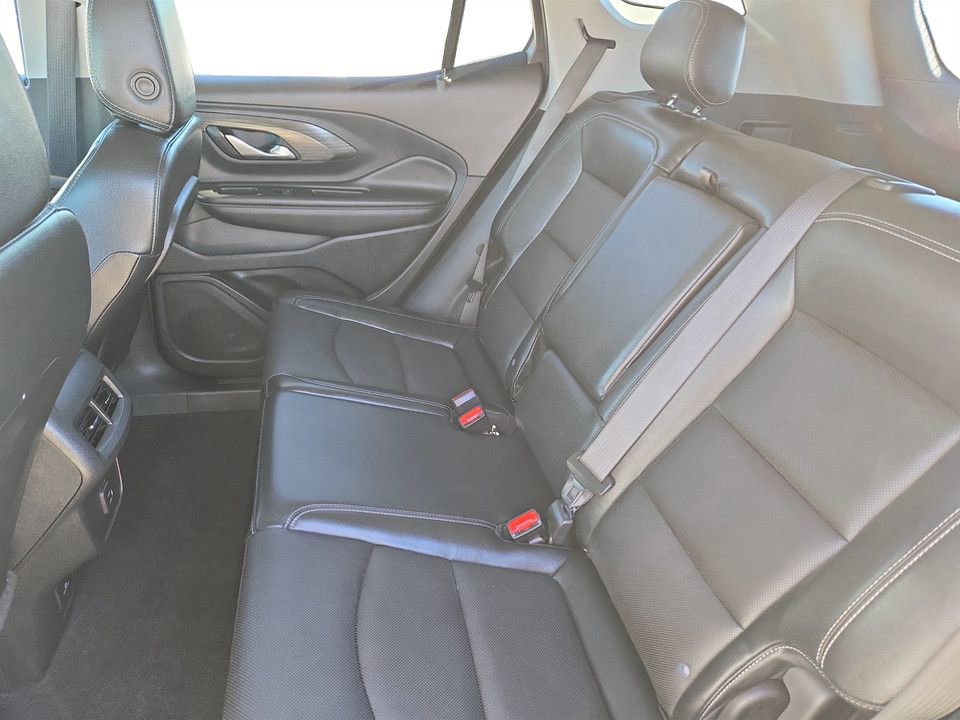Used 2023 GMC Terrain SLT image 31