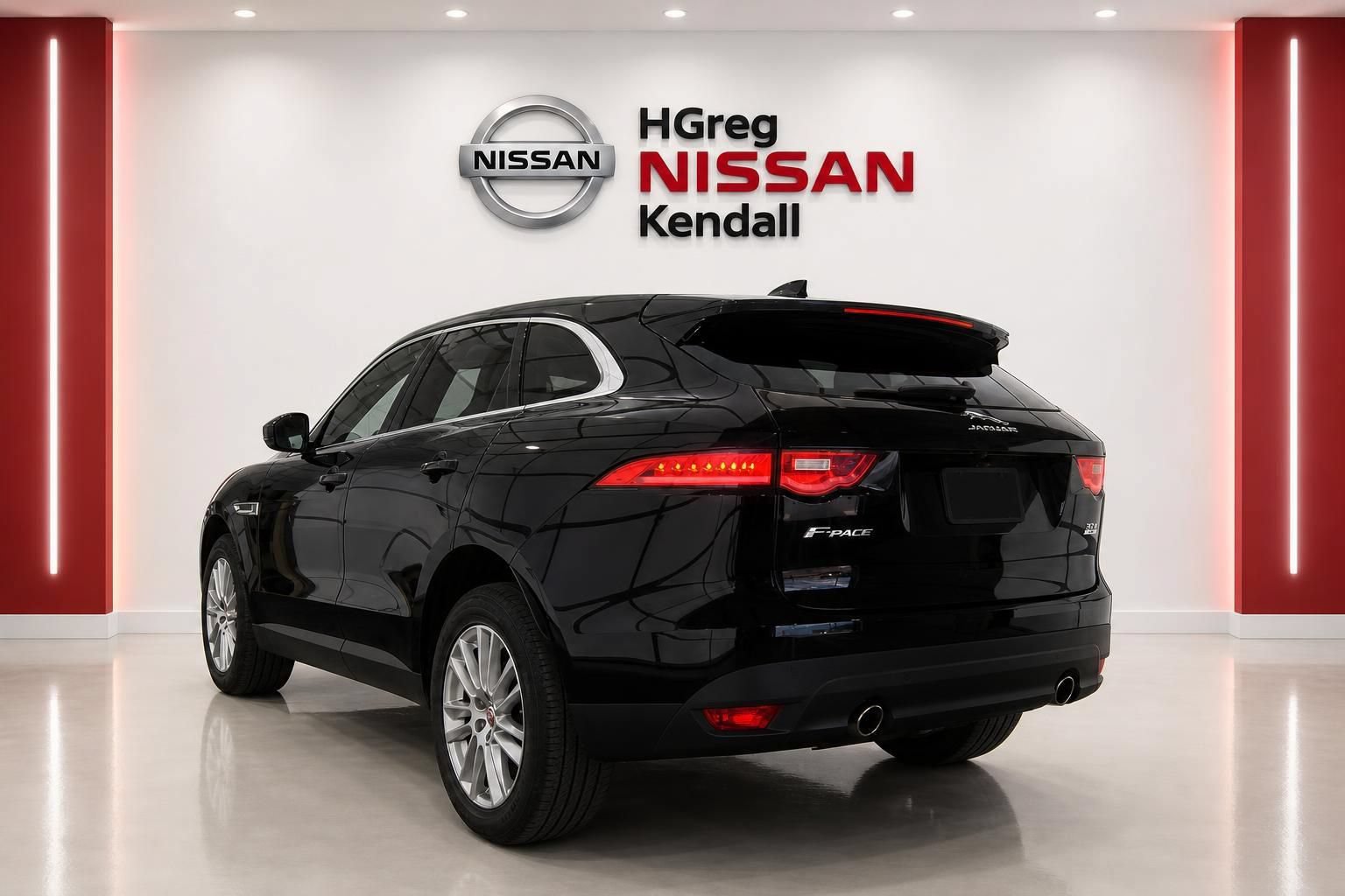 Used 2020 Jaguar F-PACE Prestige AWD/4WD image 2