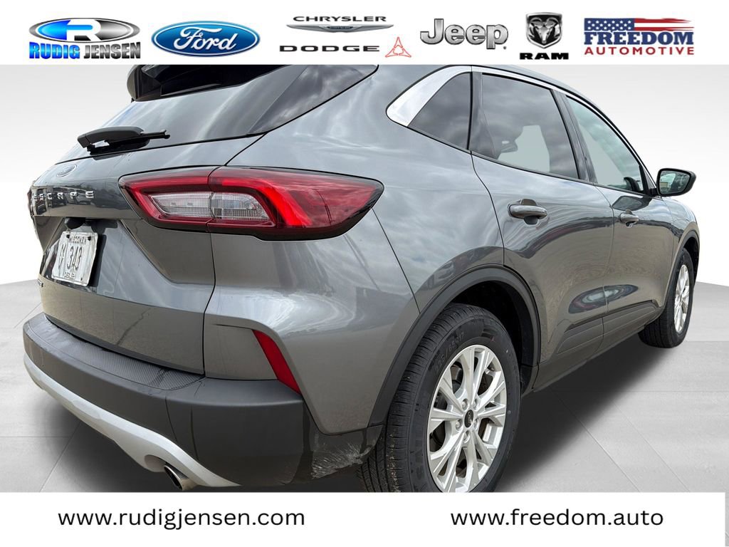 Used 2024 Ford Escape Active w/ Cold Weather Package FWD image 5