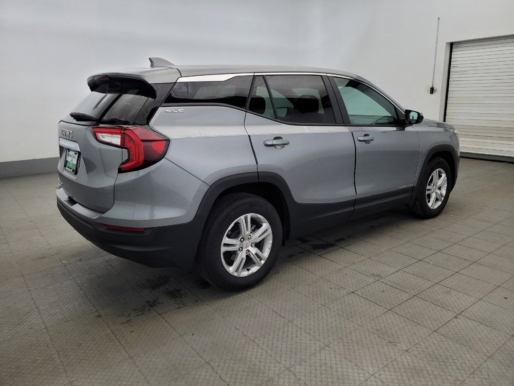 Used 2024 GMC Terrain SLE image 10
