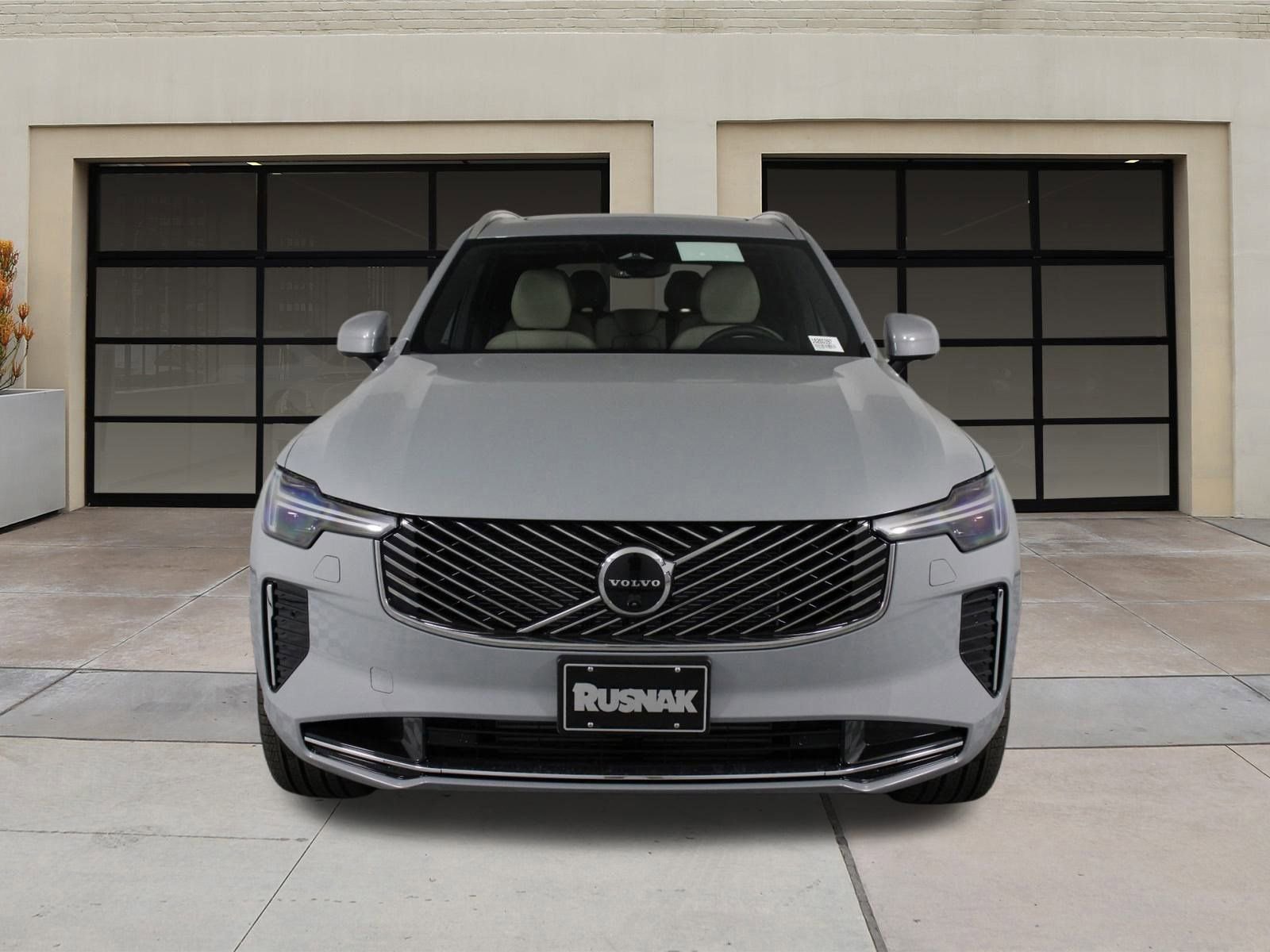 New 2026 Volvo XC90 T8 Plus image 2