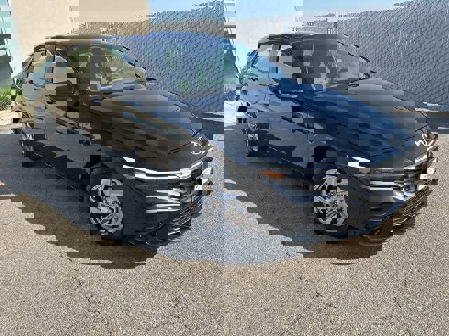 New 2026 Hyundai Elantra SE