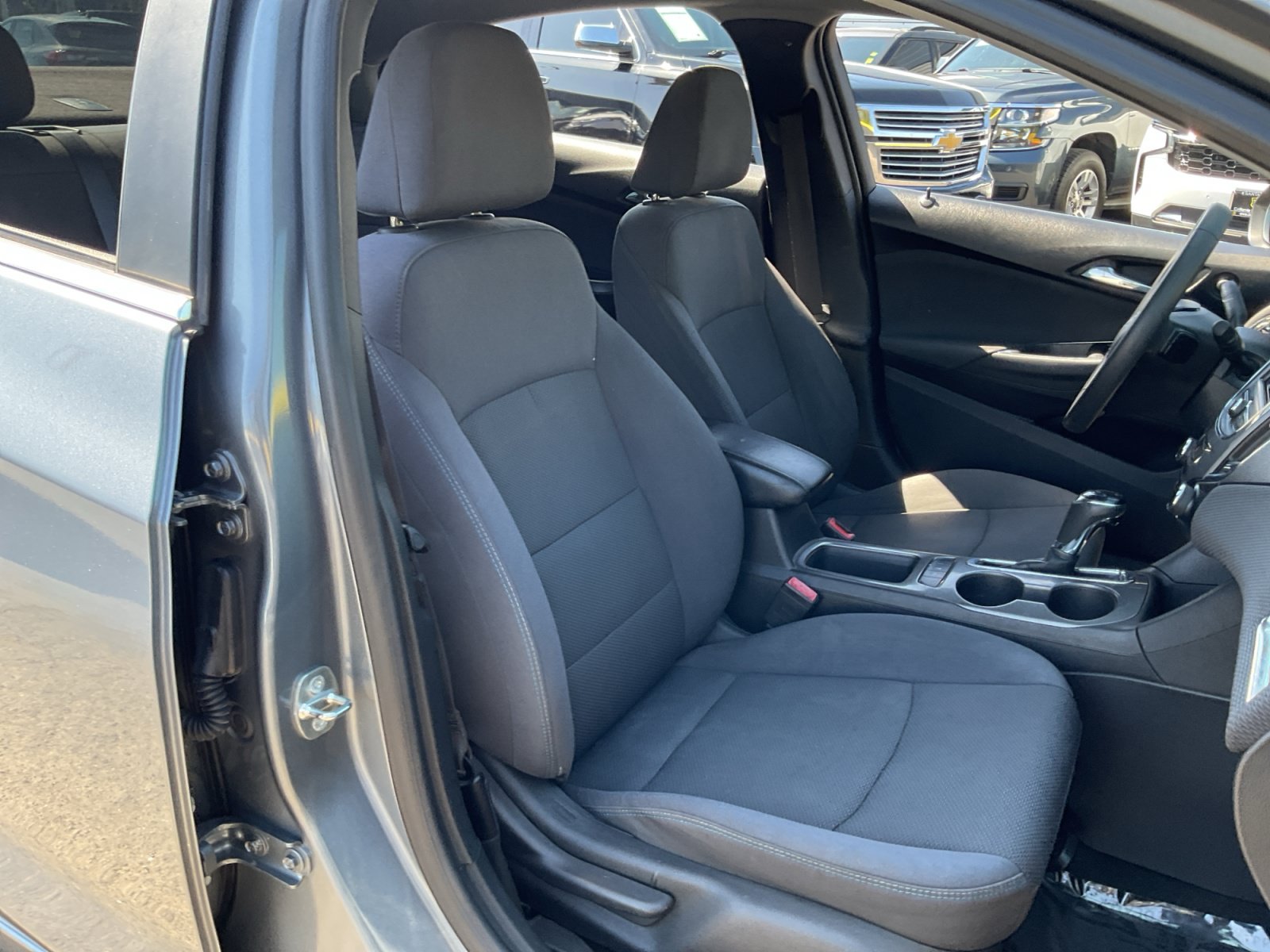 Used 2019 Chevrolet Cruze LT w/ Convenience Package FWD image 20