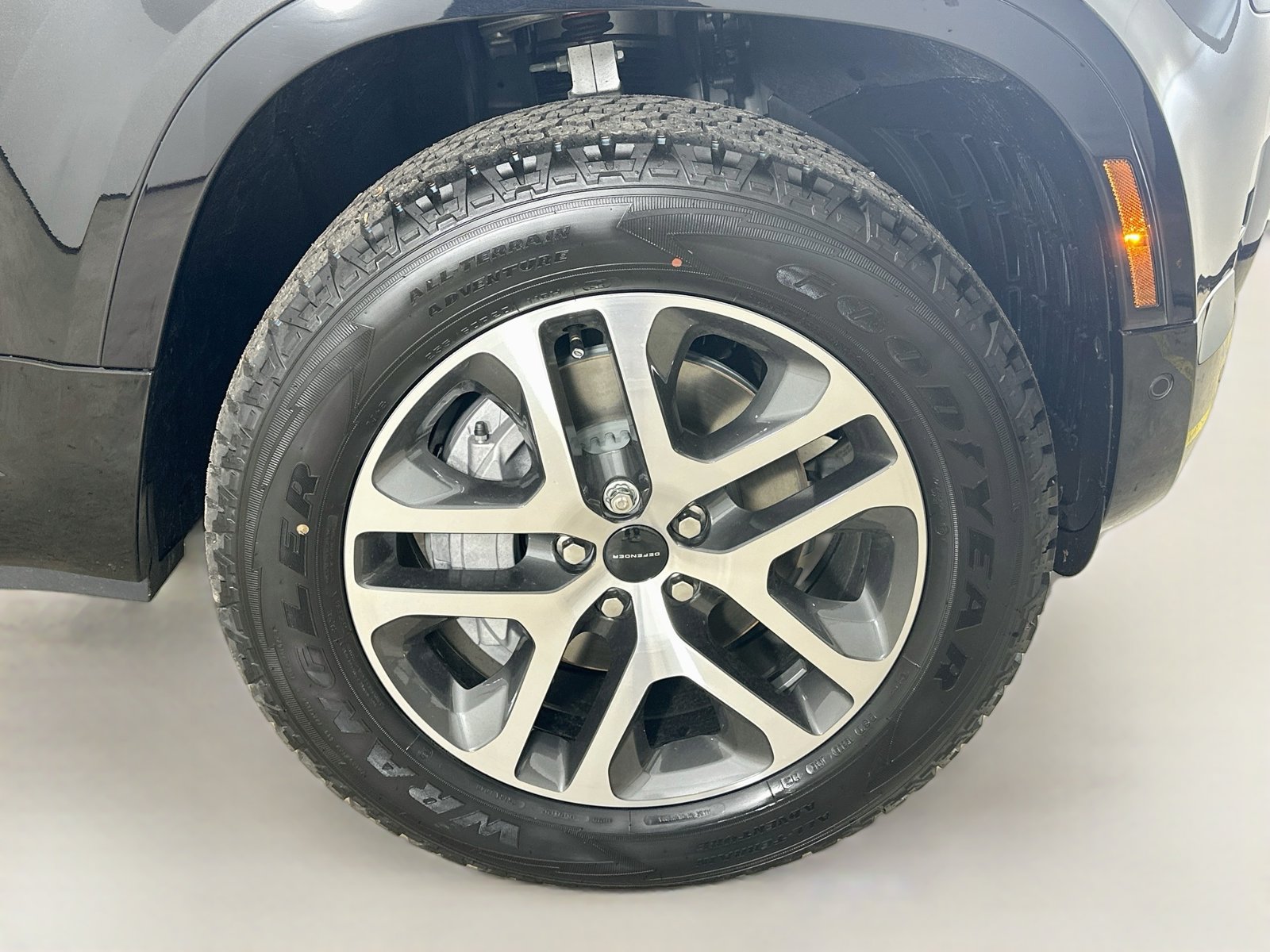New 2026 Land Rover Defender 110 X-Dynamic SE AWD/4WD image 10