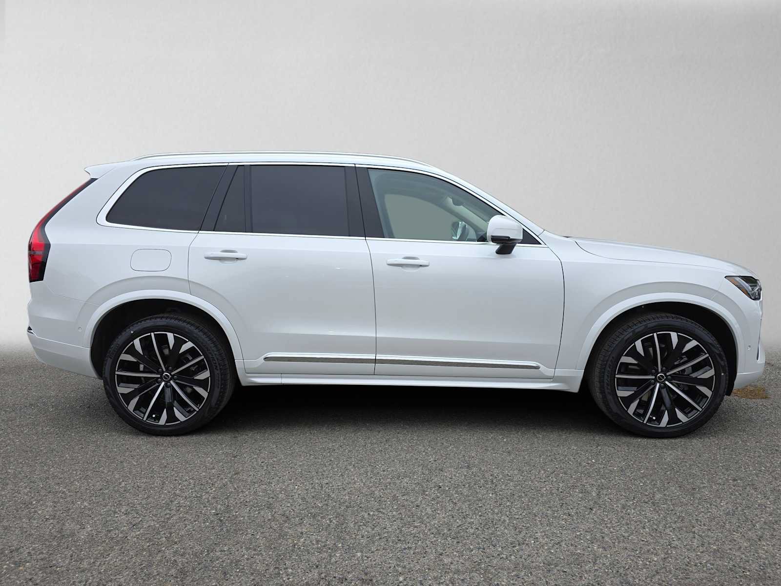 New 2027 Volvo XC90 B6 Ultra AWD/4WD image 2