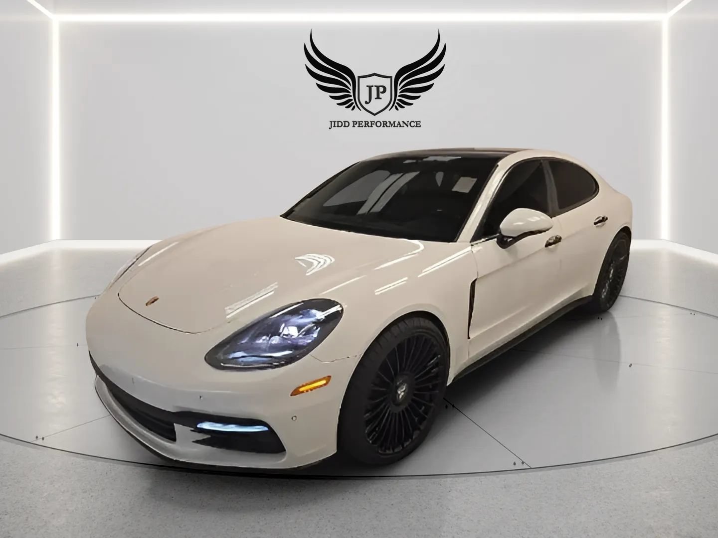 Used 2018 Porsche Panamera 4 AWD/4WD image 3