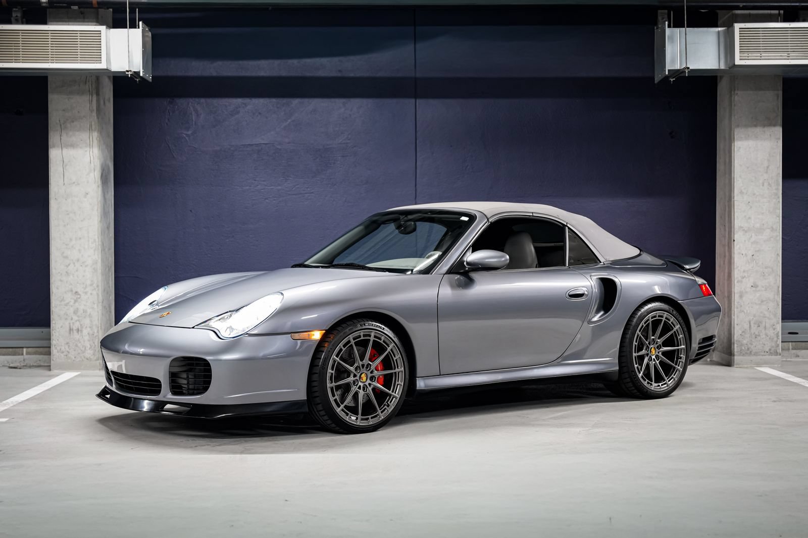 Used 2004 Porsche 911 Turbo AWD/4WD image 6