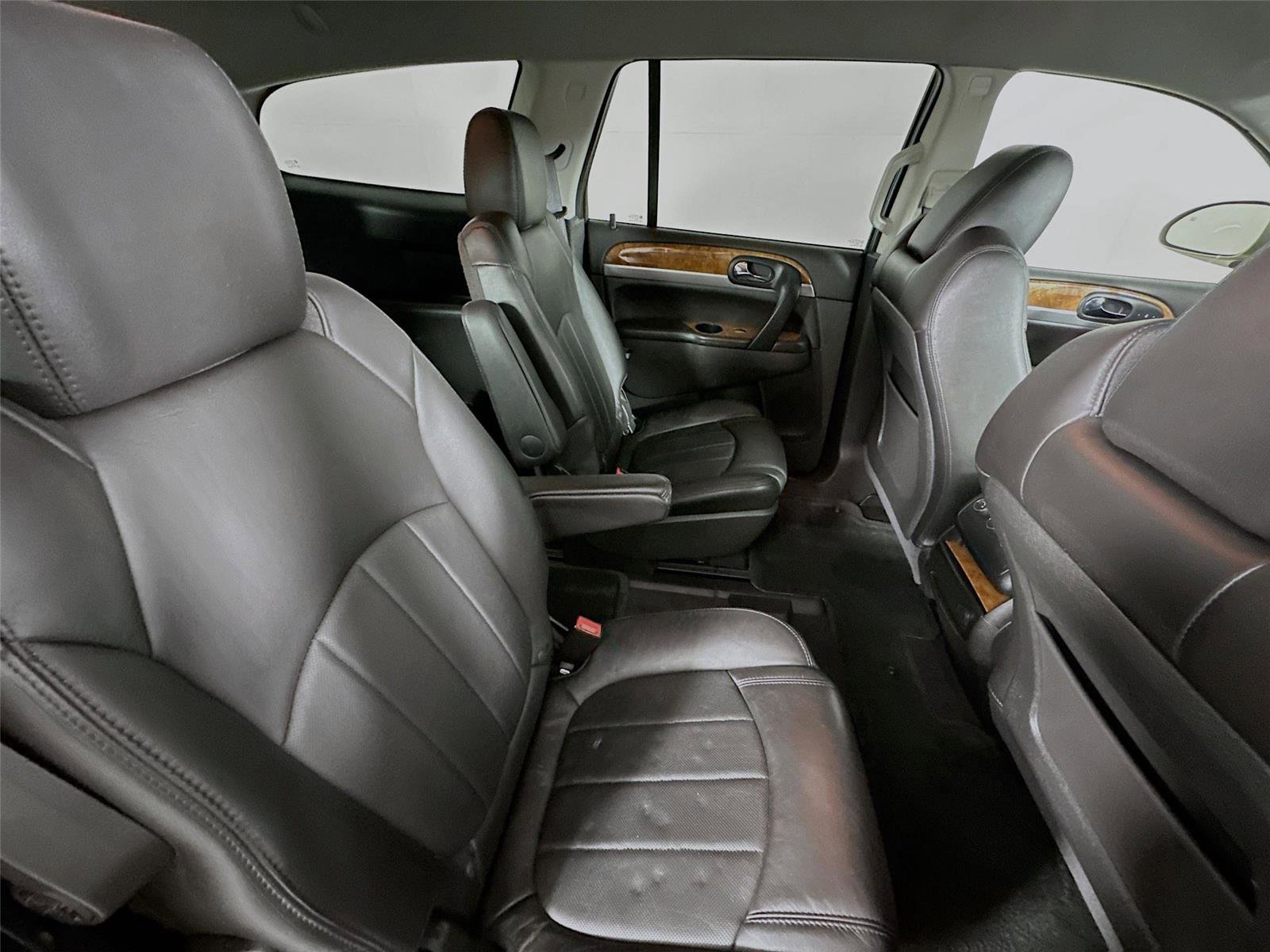 Used 2011 Buick Enclave CXL FWD image 26