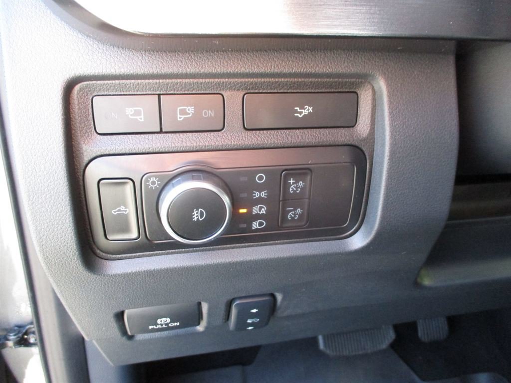 Used 2023 Ford F350 Lariat w/ Lariat Ultimate Package AWD/4WD image 11
