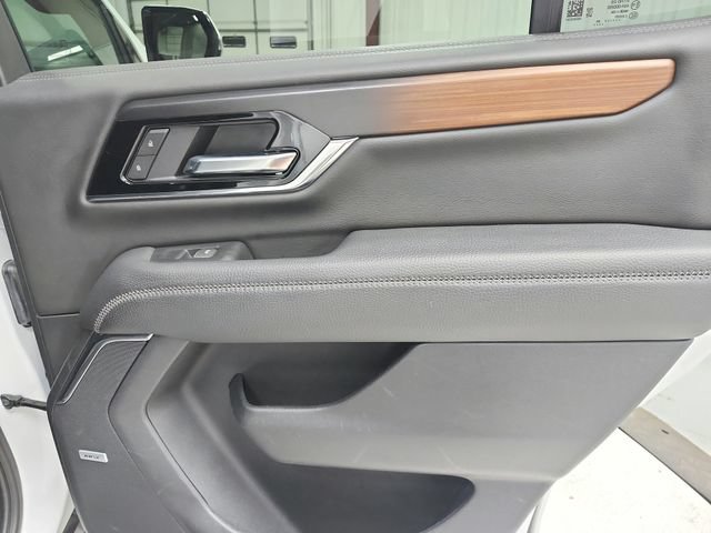 Used 2025 GMC Yukon Denali RWD image 46