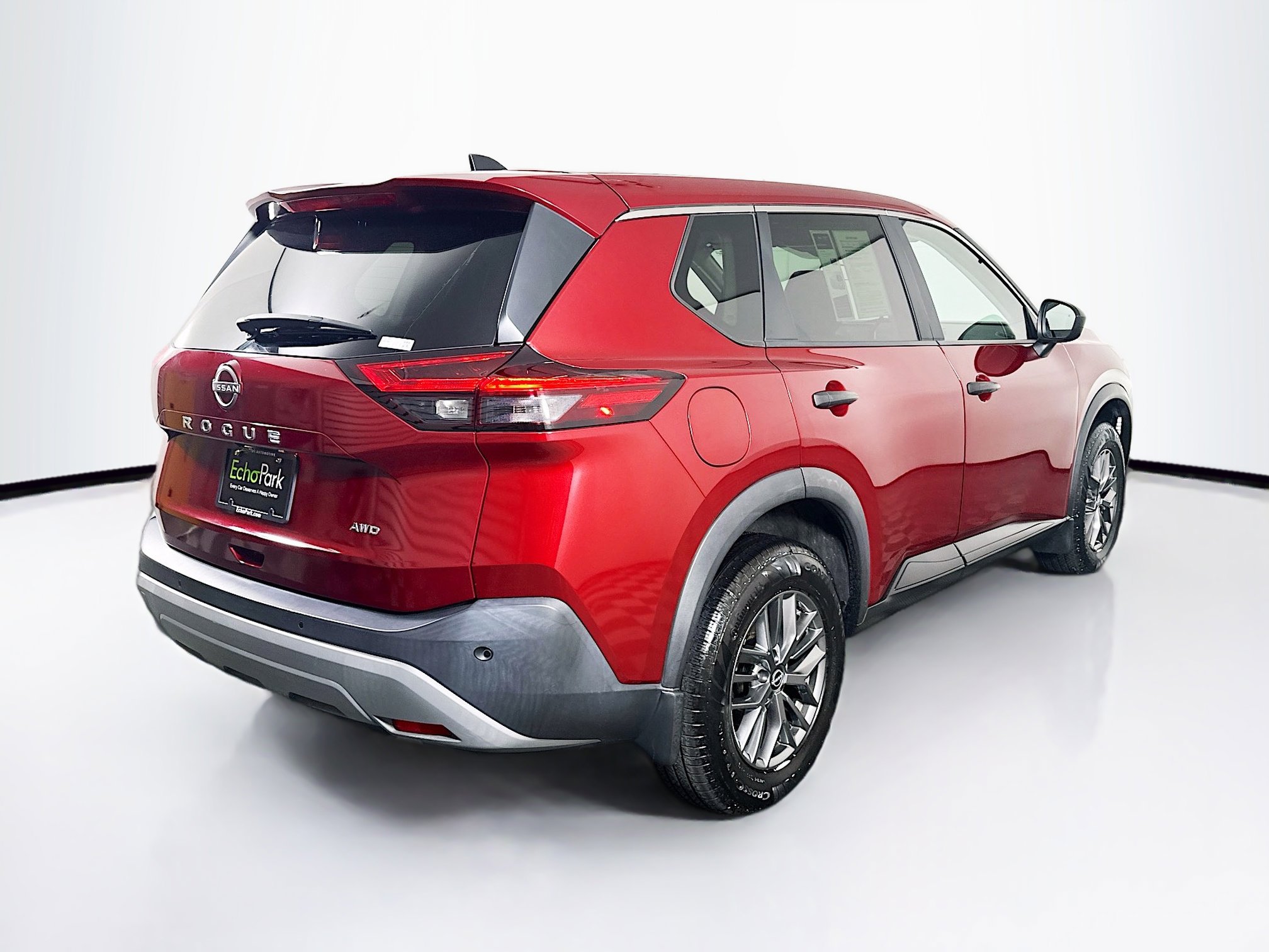 Used 2023 Nissan Rogue S image 9