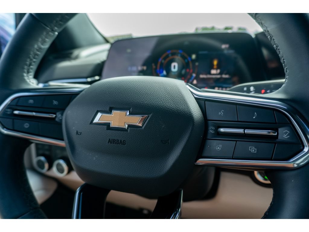 Used 2025 Chevrolet Tahoe Premier AWD/4WD image 32