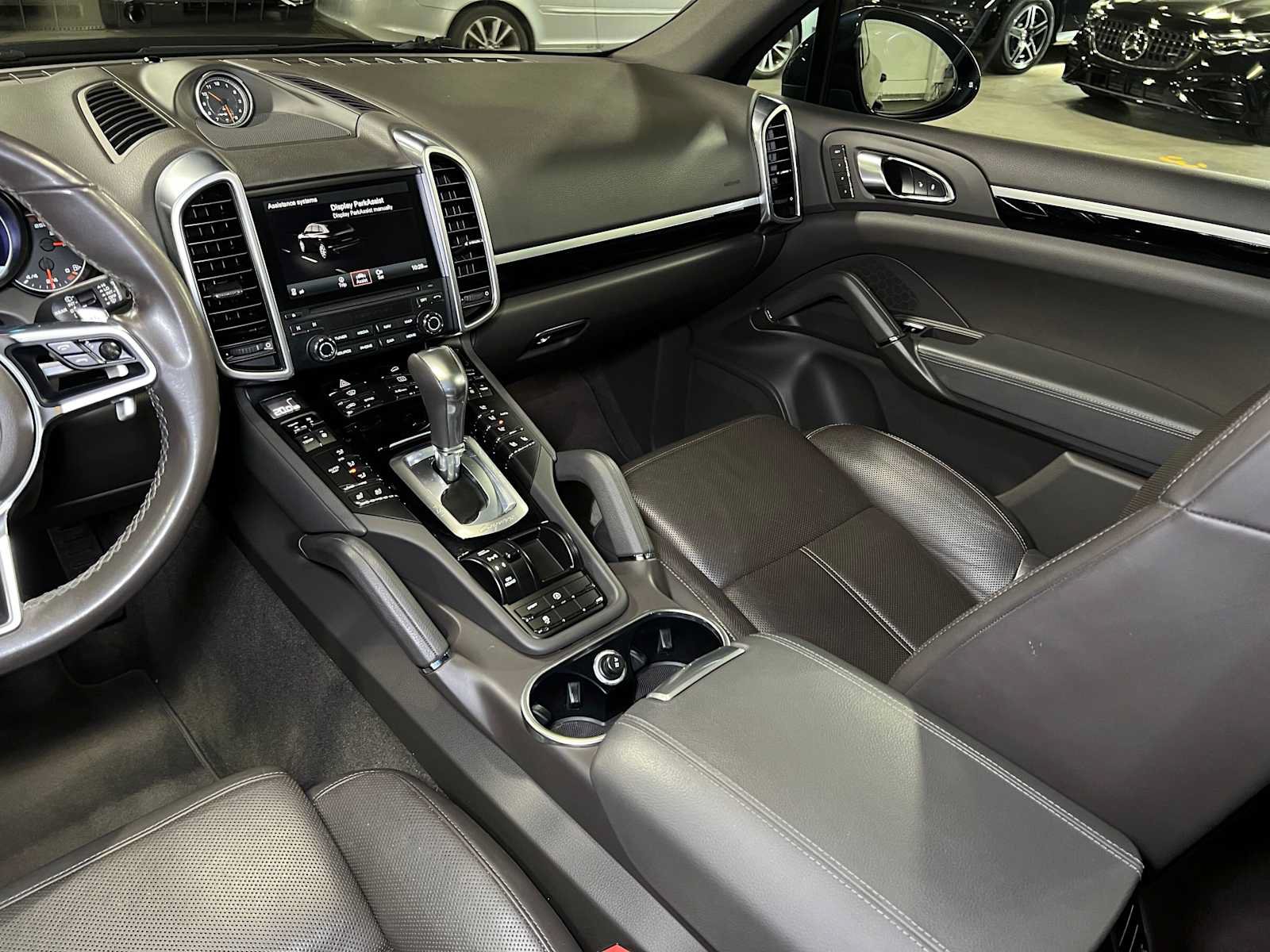 Used 2018 Porsche Cayenne AWD/4WD image 43