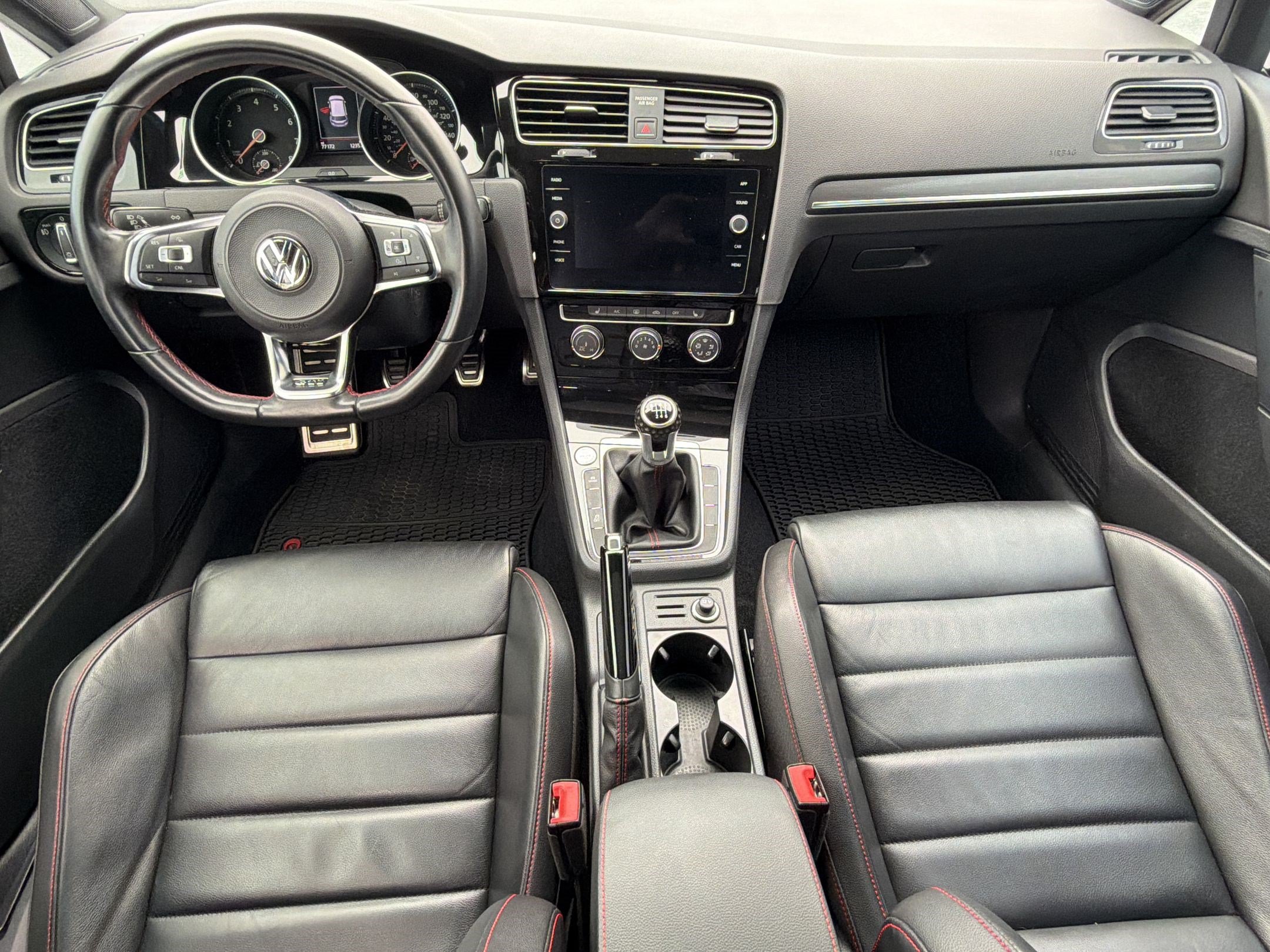 Used 2018 Volkswagen GTI SE w/ SE Leather Package FWD image 31