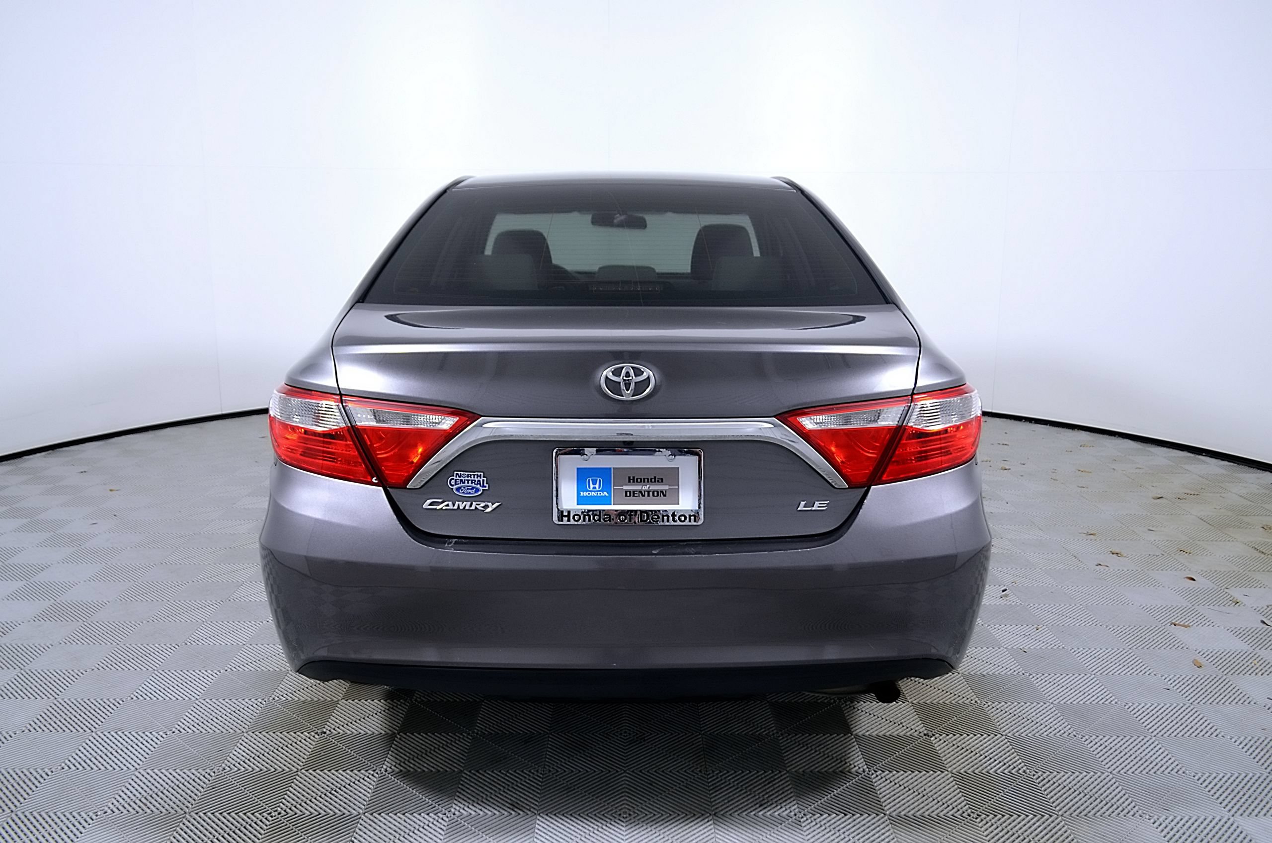 Used 2016 Toyota Camry LE FWD image 8