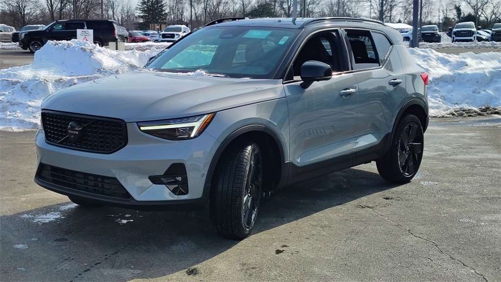 New 2026 Volvo XC40 B5 Ultra w/ Protection Package Premier image 6